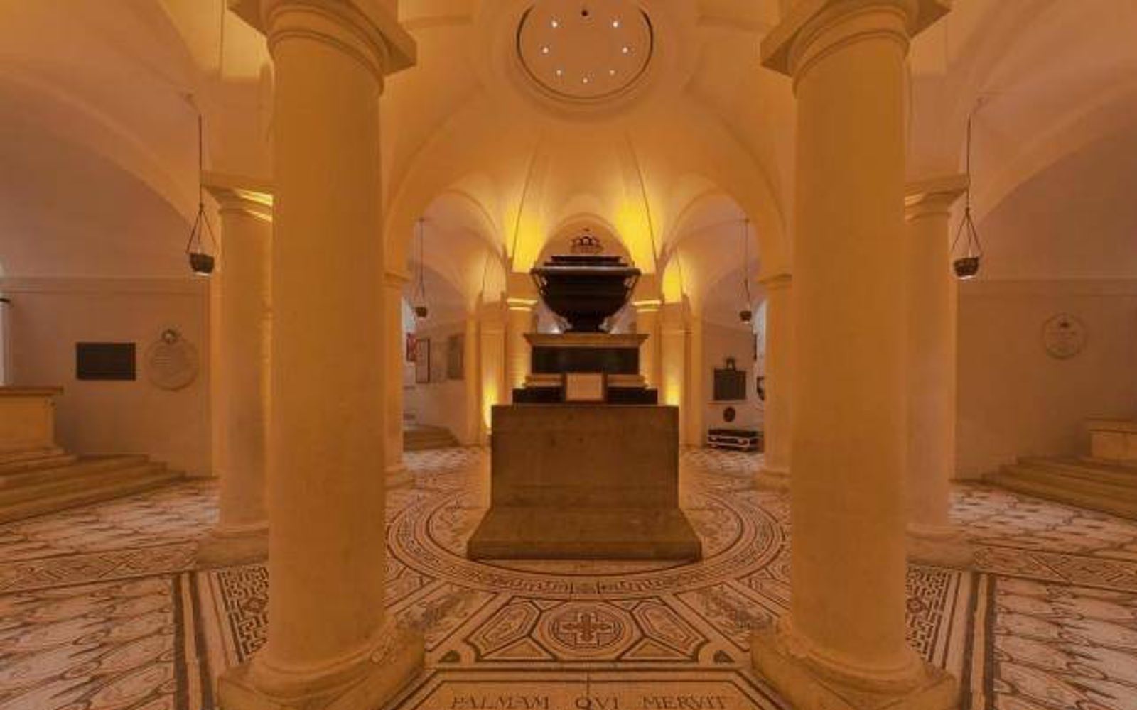 Credit: https://www.stpauls.co.uk/nelson-chamber