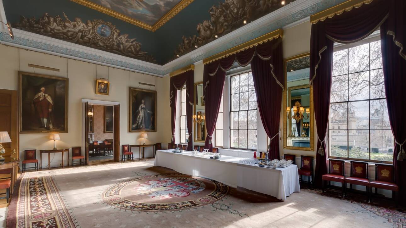 Credit: https://www.trinityhouse.co.uk/venues-visits-and-voyages/events-at-trinity-house-london/space-and-facilities/court-room