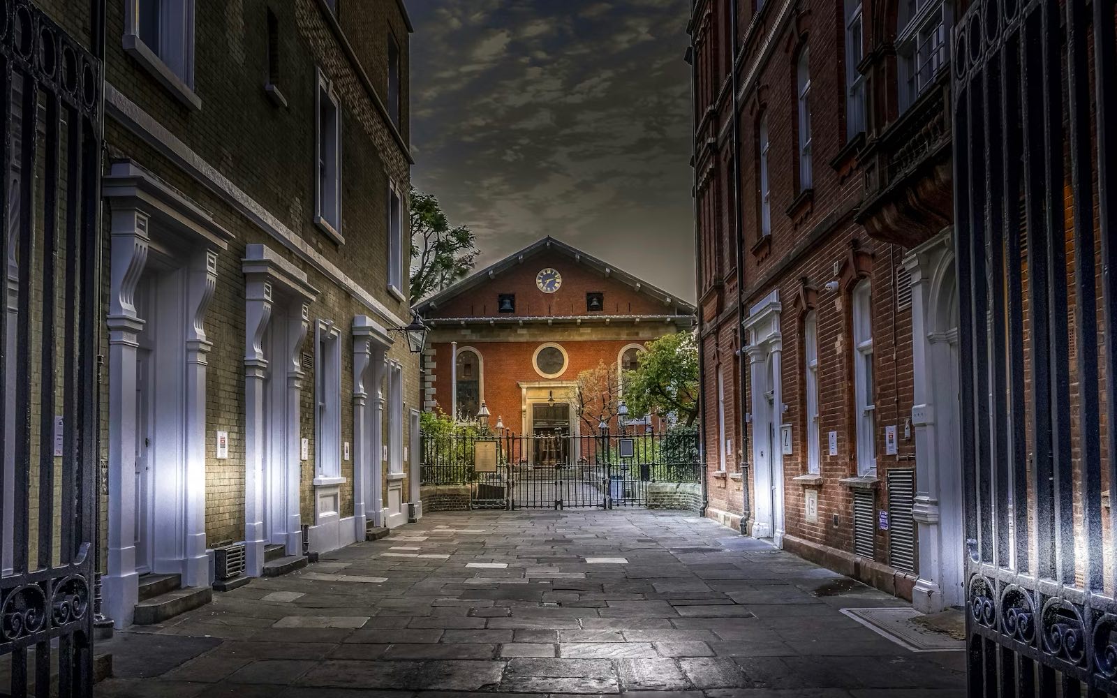 Credit: https://actorschurch.org/hire/